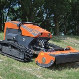 Tractorsenilatradiocomandat Cutocatordevegetatierobotferriicut .